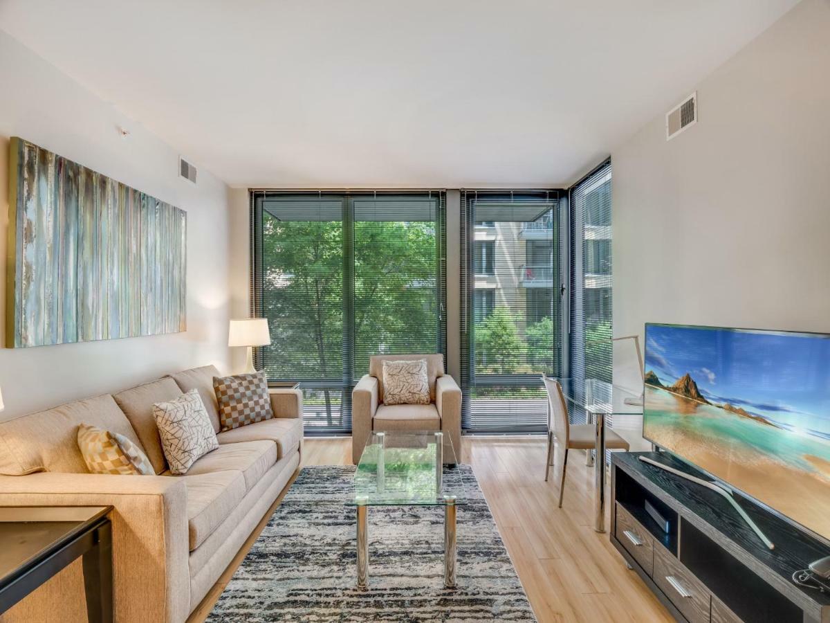 Global Luxury Suites In Downtown Бетесда Номер фото